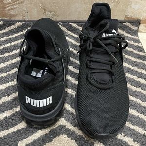 Men’s Pumas. Size:12